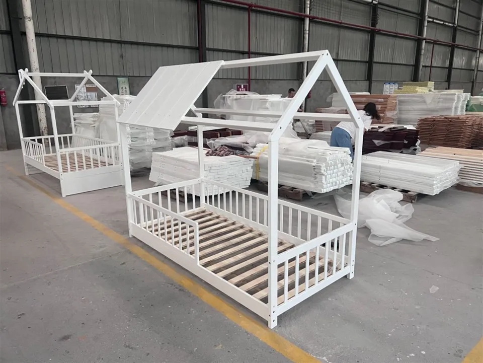 Dječji krevet na podu